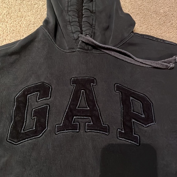 2 men’s small Gap Logo hoodies. A teenagers dream. Comfortable and oversized. - Picture 3 of 5